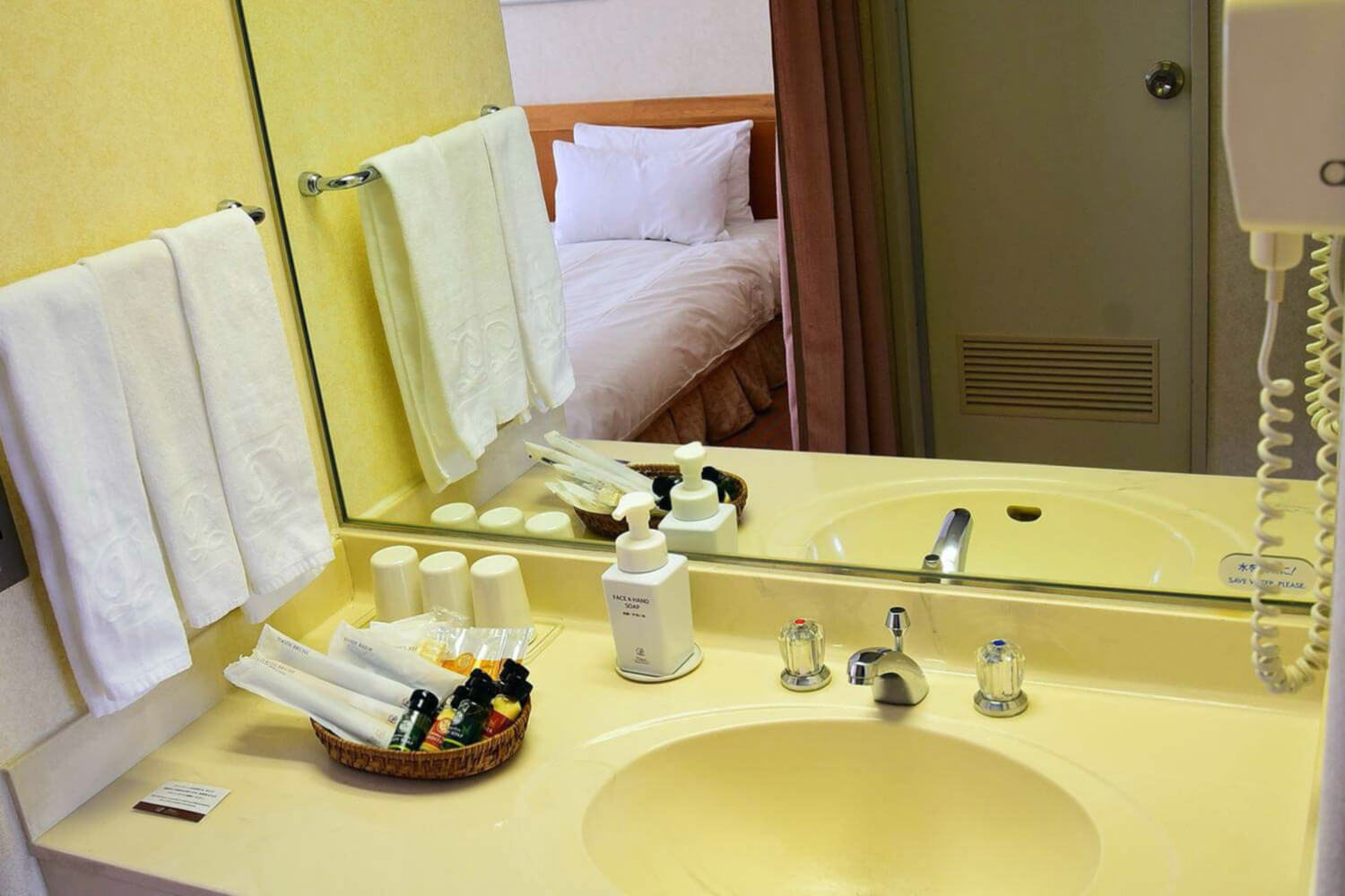 Shiga Prince Hotel East Wing Twin Room SamuraiSnow