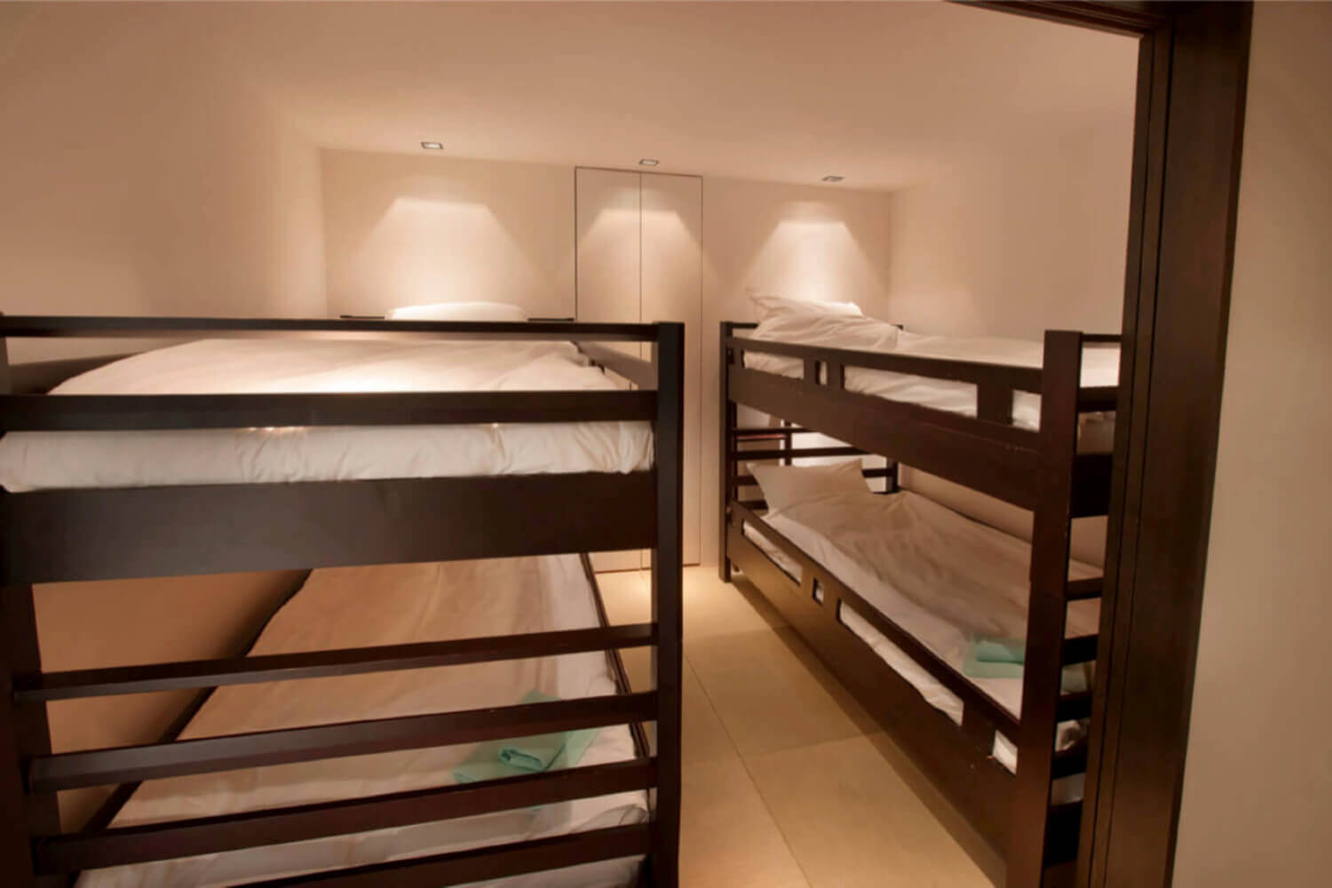 The Vale 3 Bedroom Apartment With Bunk Room Samuraisnow The Vale 3 Bedroom Apartment With Bunk Room