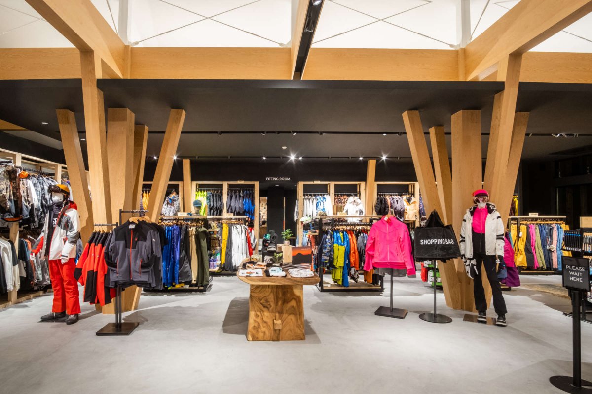 Niseko Hirafu Shopping - Rhythm Base Store