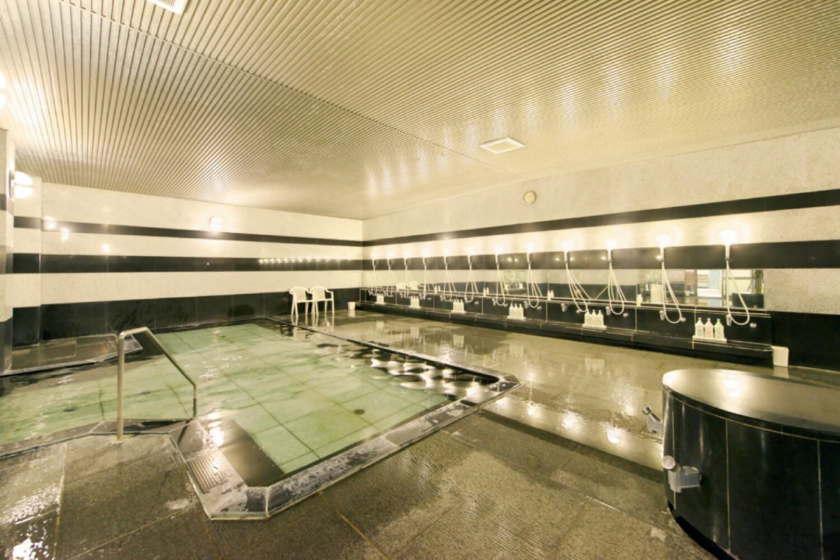 The indoor public bath at Rusutsu Resort Hotel South Wing